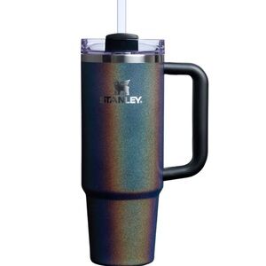Stanley Midnight glitz 40oz
New in unopened package